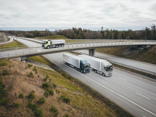 Volvo Trucks mejora la eficiencia del combustible y el rendimiento de sus cadenas cinemáticas para transporte pesado