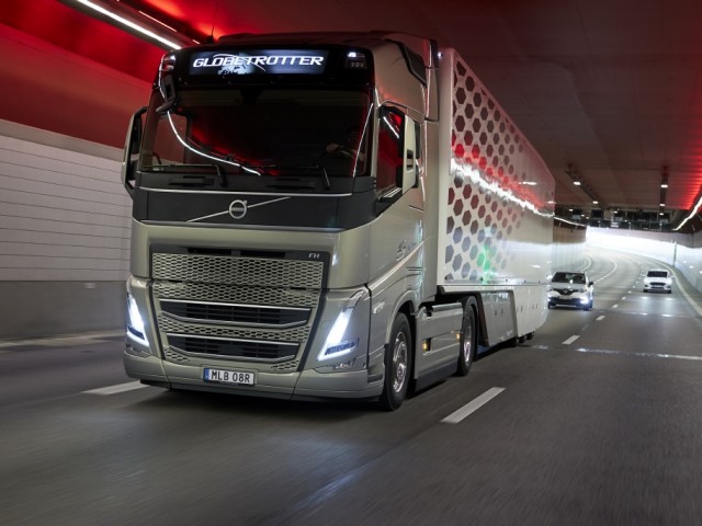 Volvo Trucks mejora el rendimiento del combustible en rutas de larga distancia