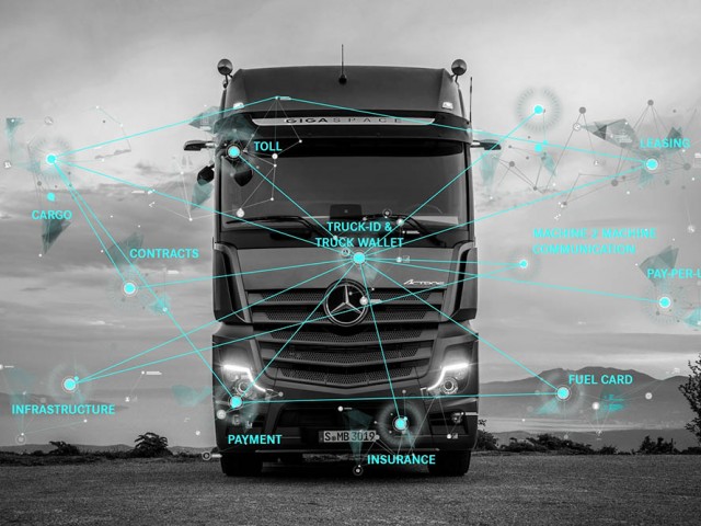 Proyecto piloto: Daimler Trucks está enseñando a los camiones cómo pagar
