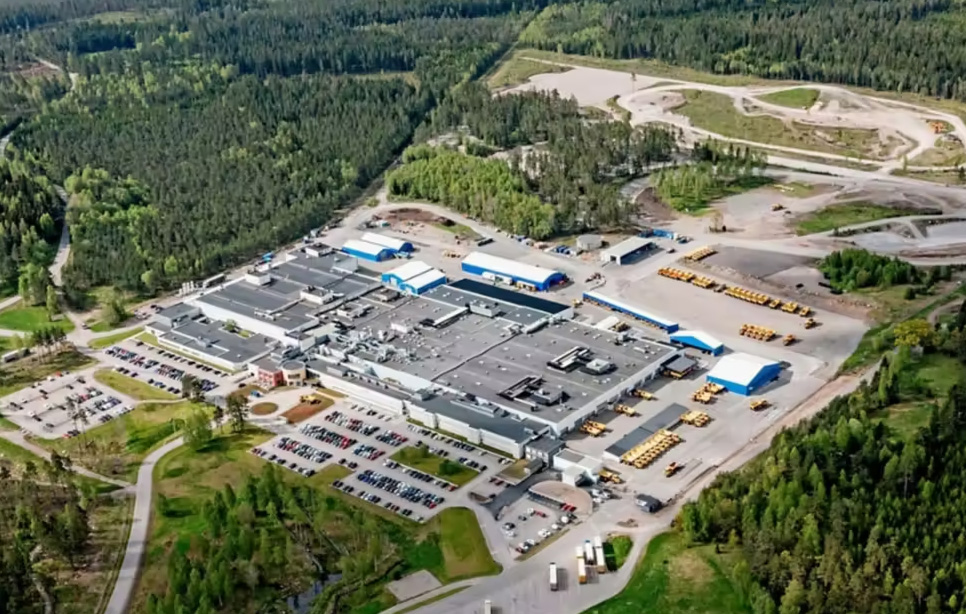 Volvo CE anuncia inversiones en su fábrica de camiones articulados en Suecia