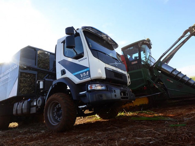 Volvo presenta el primer camión autónomo en América Latina y aumenta la rentabilidad del negocio de la caña de azúcar