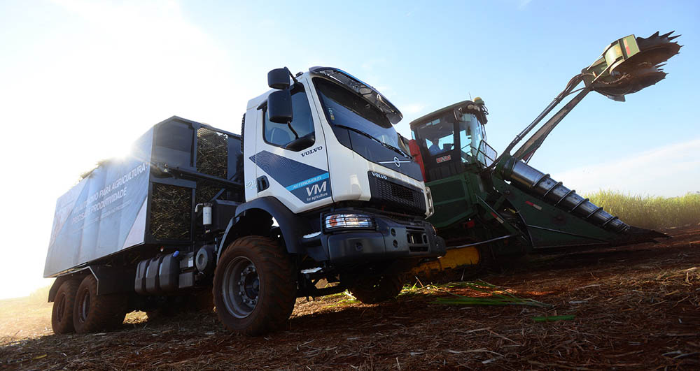 Volvo presenta el primer camión autónomo en América Latina y aumenta la rentabilidad del negocio de la caña de azúcar