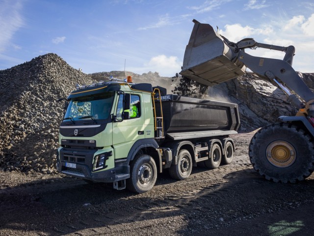Volvo presentó en Europa 5 nuevos camiones destinados al sector de obras