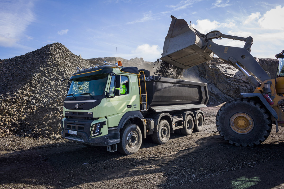 Volvo presentó en Europa 5 nuevos camiones destinados al sector de obras
