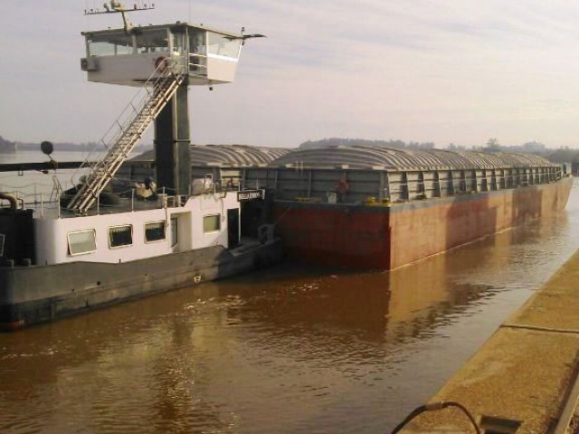 Carga de 3000 toneladas de soja en el puerto de Salto