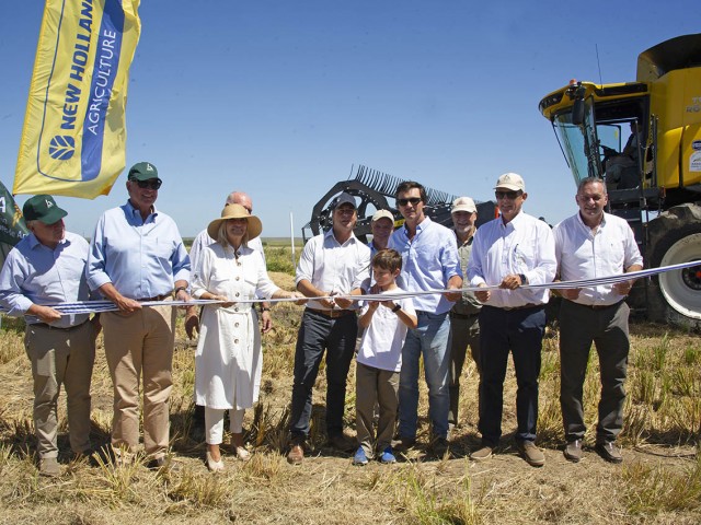 Presidente Lacalle Pou participó en inauguración de cosecha de arroz 2023