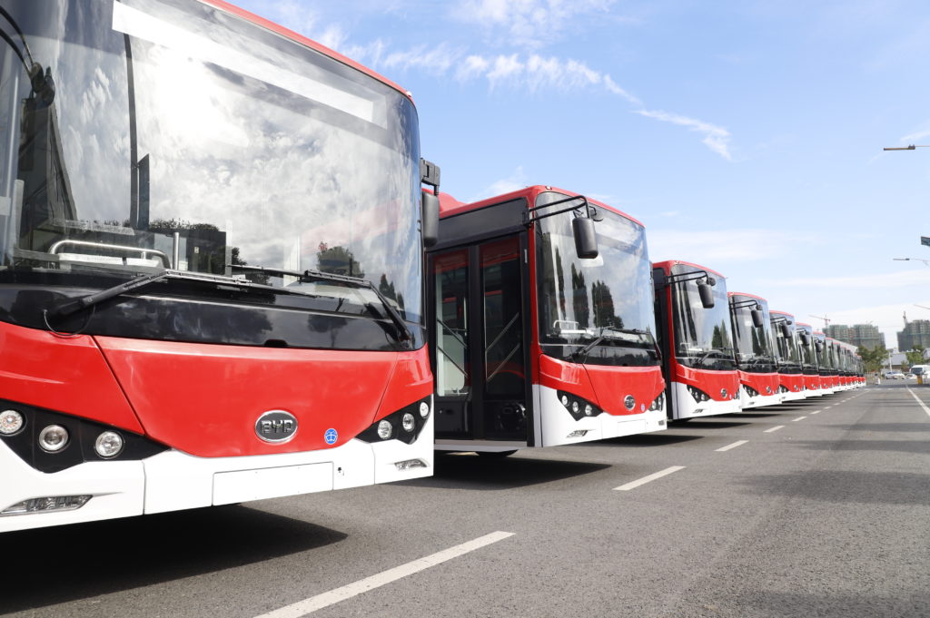 Chile busca busca estandarizar los buses eléctricos con base en el sistema red de Santiago