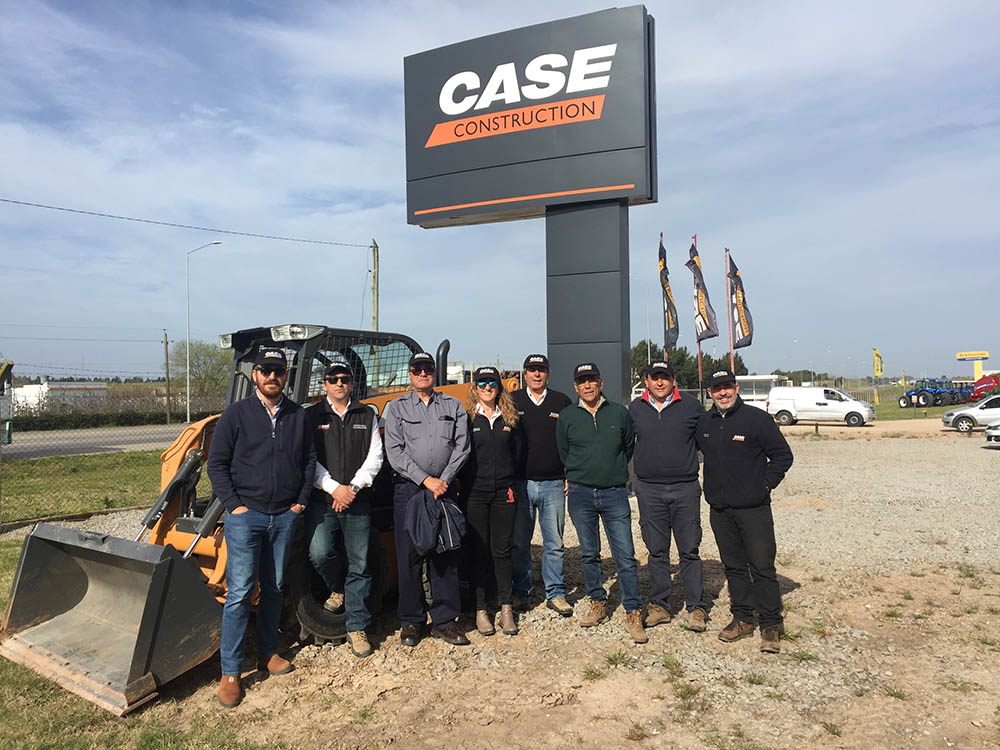 CASE Construction Equipment capacitó a vendedores en Uruguay