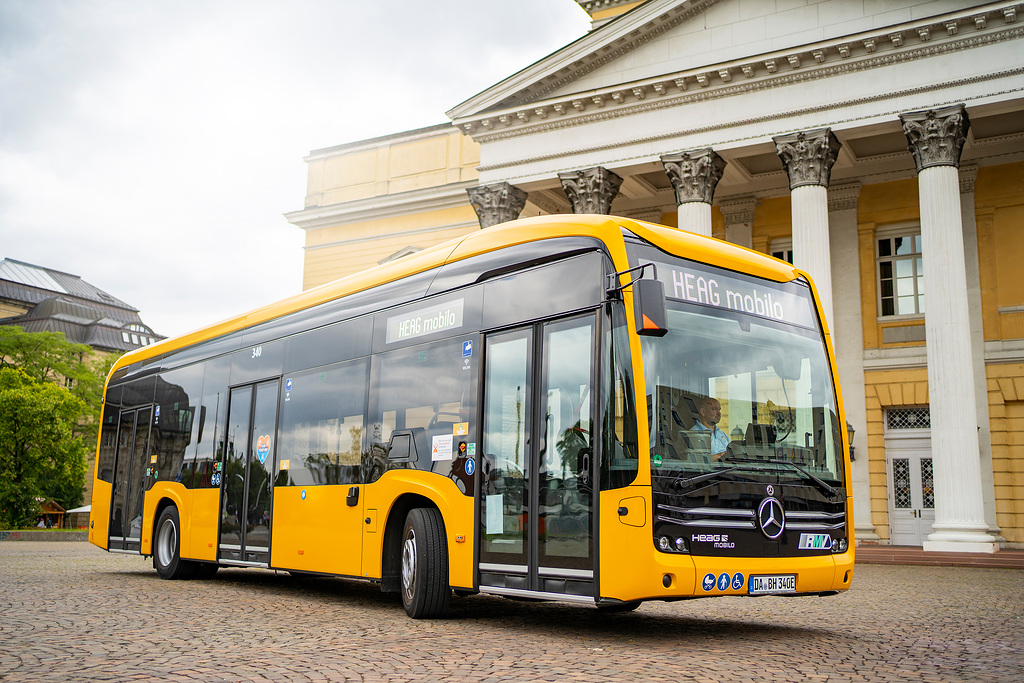 Mercado alemán de autobuses eléctricos: +57 % en 2021. 555 matriculaciones, Mercedes es el mejor vendedor