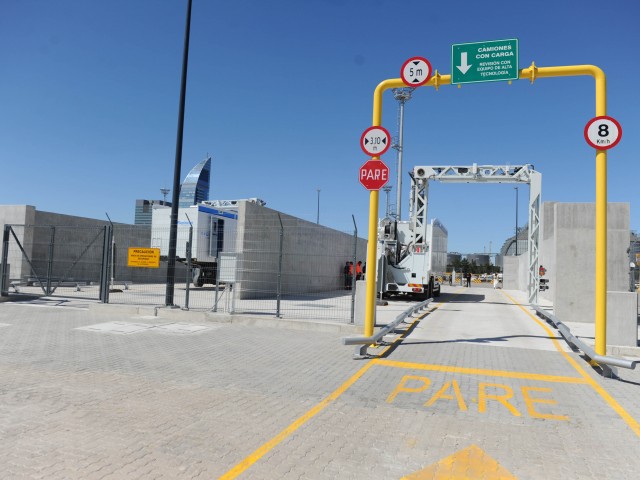 Puerto de Montevideo: Aduanas dispone de nuevos escáneres de última generación en permanente funcionamiento