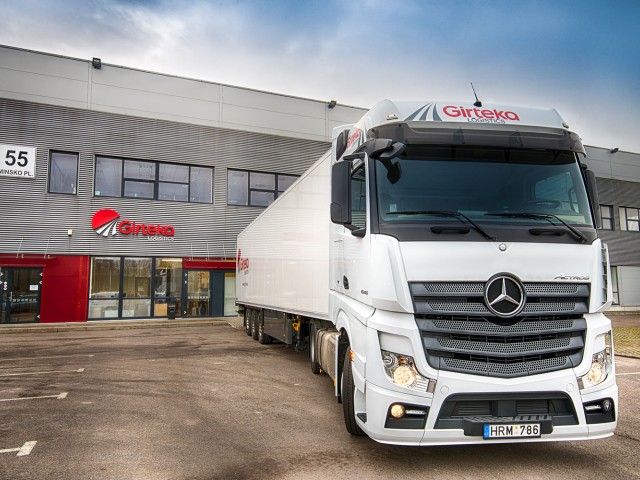 Mercedes-Benz registró el mayor pedido de flota en su historia en Europa del Este: 1000 Mercedes-Benz Actros para Girteka Logistics