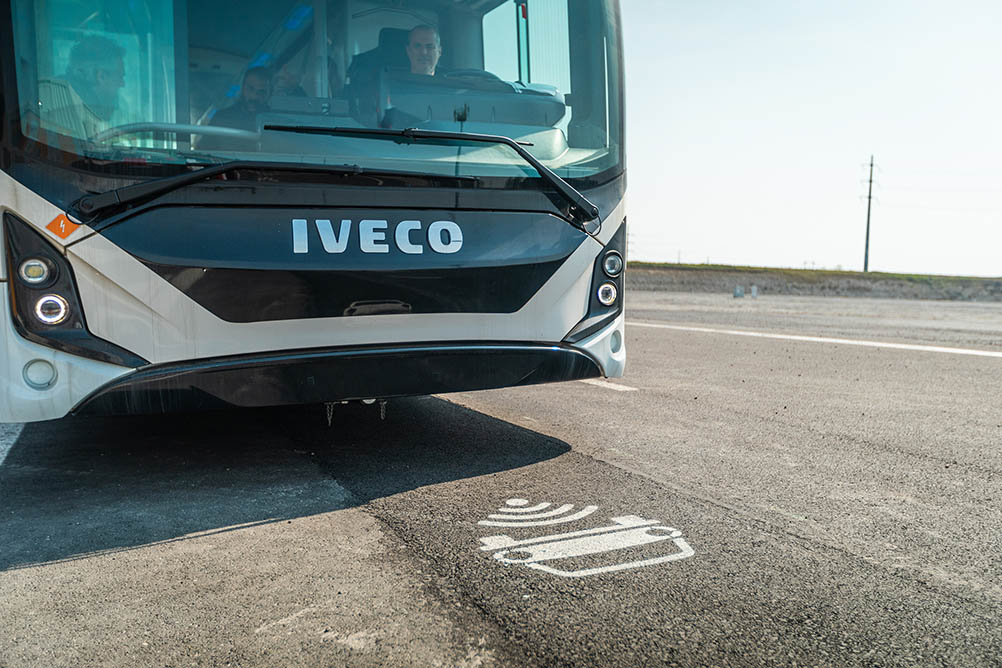 IVECO e IVECO BUS se asocian con "Arena del Futuro": hacia un sistema de movilidad inalámbrica y sin emisiones