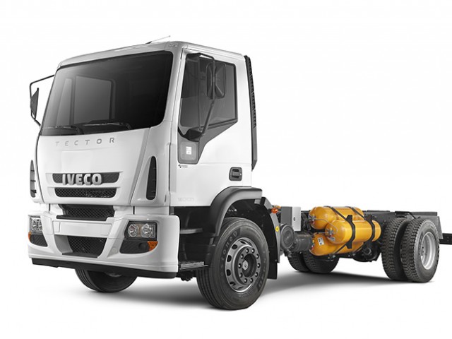 IVECO es la primera marca en homologar un camión a GNC para producción nacional