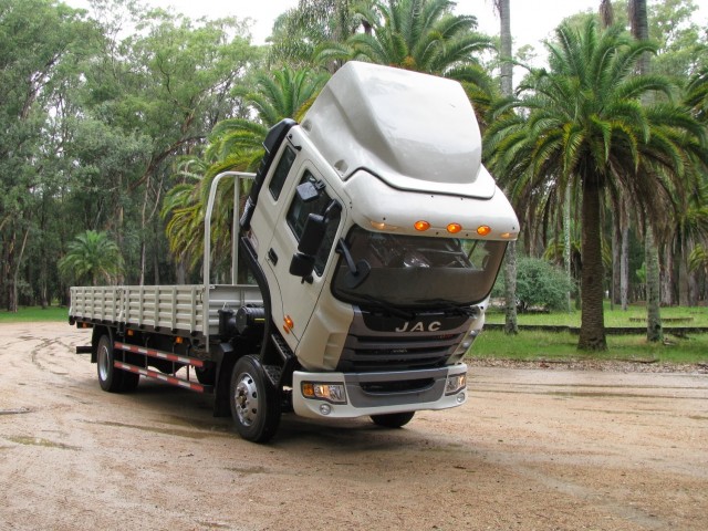 jac-160-gallop-camiones-el-gallito-luis-exterior-caja-rebatible