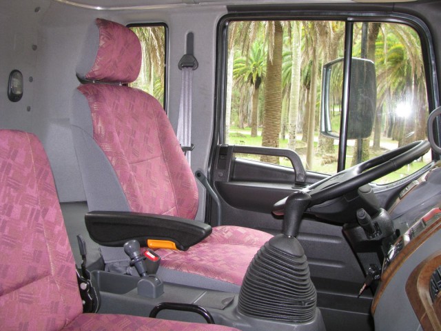 jac-160-gallop-camiones-el-gallito-luis-interior-cabina