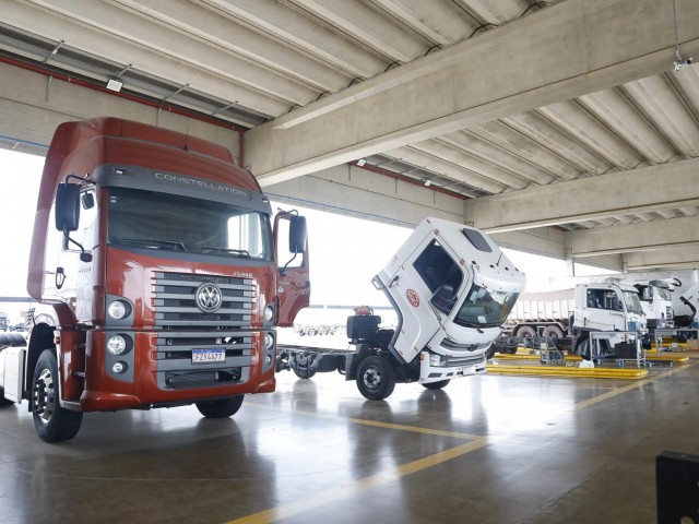 Volkswagen Caminhões e Ônibus de Brasil destaca el lanzamiento servicios de atención al cliente en Uruguay a través de Julio C. Lestido S.A.