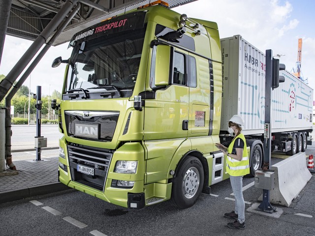El futuro del transporte de mercancías: MAN y HHLA a la vanguardia de la logística 4.0 con el Hamburg TruckPilot autónomo