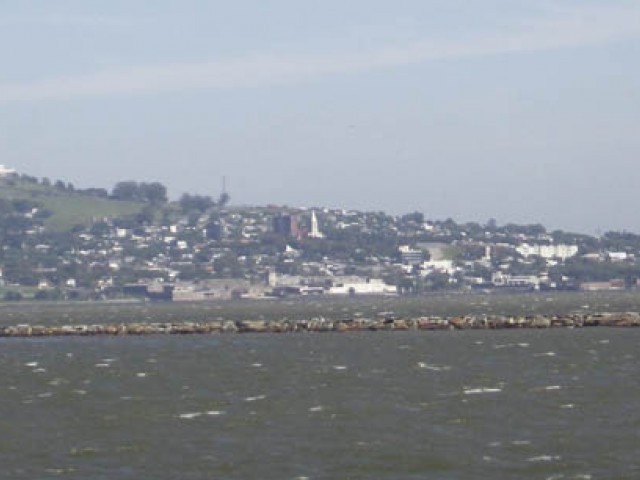 Gobierno proyecta aumentar de 12 a 14 metros la profundidad del canal de acceso y muelles del puerto de Montevideo