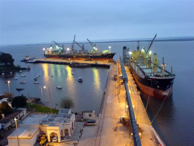 Cebada malteada y madera en rolos impulsaron incremento de 83 % de carga en puerto de Fray Bentos