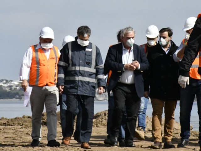 Ministro Heber recorrió obras en puerto de Montevideo