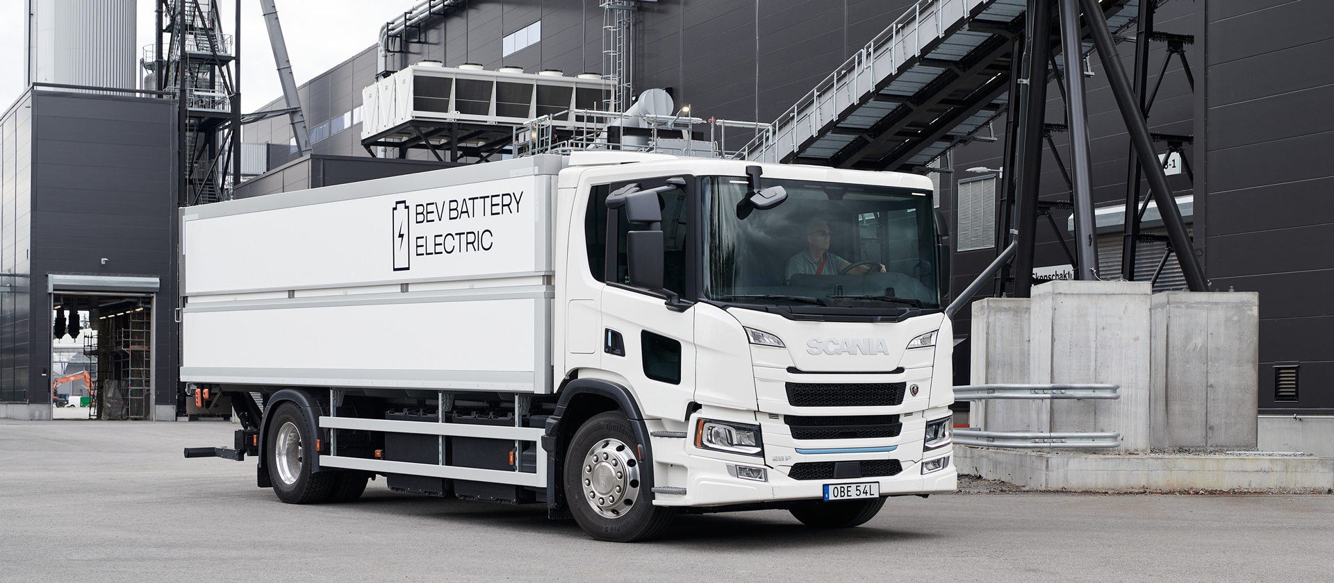 Scania suministrará 5 vehículos eléctricos a batería y 1,6 MW de equipos de carga a un transportista sueco para el sitio público de camiones eléctricos más grande de Suecia