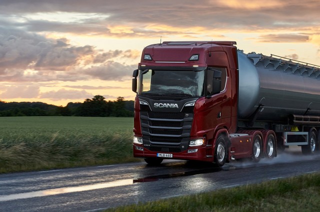 Scania presentó a nivel internacional la nueva gama V8: 770, 660, 590 y 530 CV