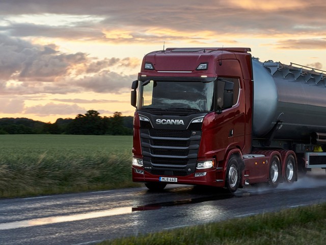 Scania presentó a nivel internacional la nueva gama V8: 770, 660, 590 y 530 CV