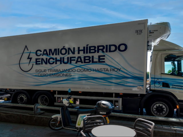 Scania prueba el primer camión híbrido enchufable en España