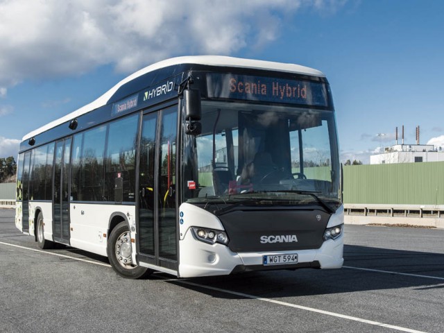 Scania entrega 51 autobuses híbridos a Madrid