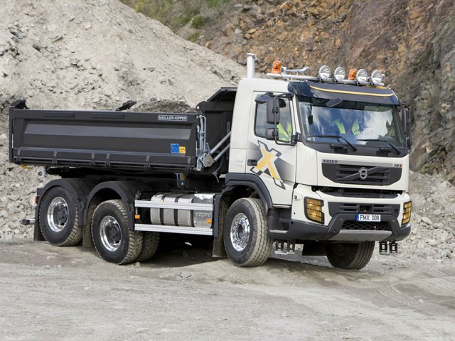 Volvo Trucks celebra diez años en la industria de la construcción
